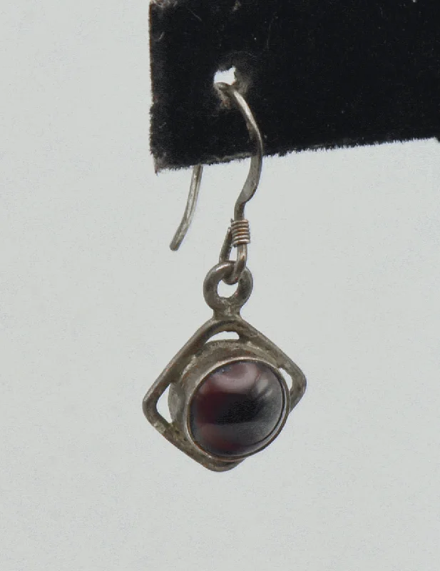 Chic Pearl Earrings for Dinner Parties-UNMATCHED Vintage Beautiful Red Garnet Cabochon Sterling Silver Dangle Earring