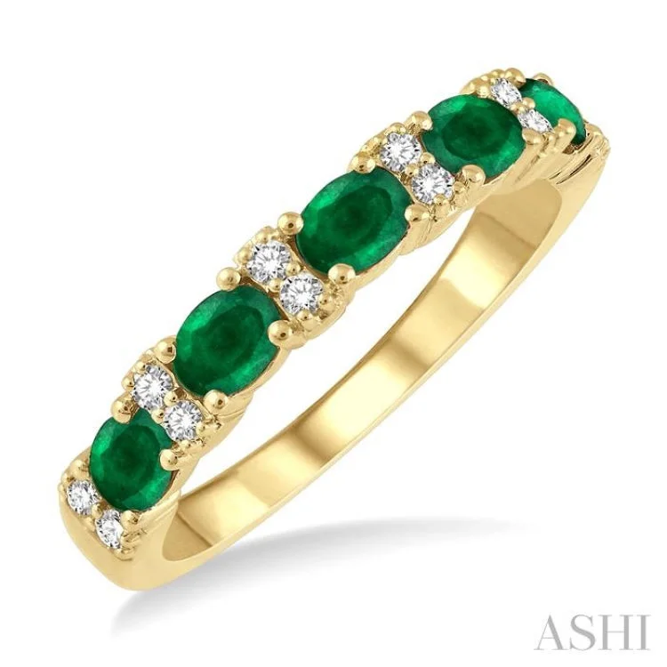 Simple Gemstone Ring for Fashion-1/6 Ctw Oval Shape 4x3MM Emerald and Round Cut Diamond Precious Band in 14K Yellow Gold