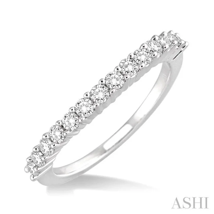 Vintage Wedding Ring for Couples-1/2 Ctw Round Cut Diamond 'V' Shape Band in 14K White Gold.