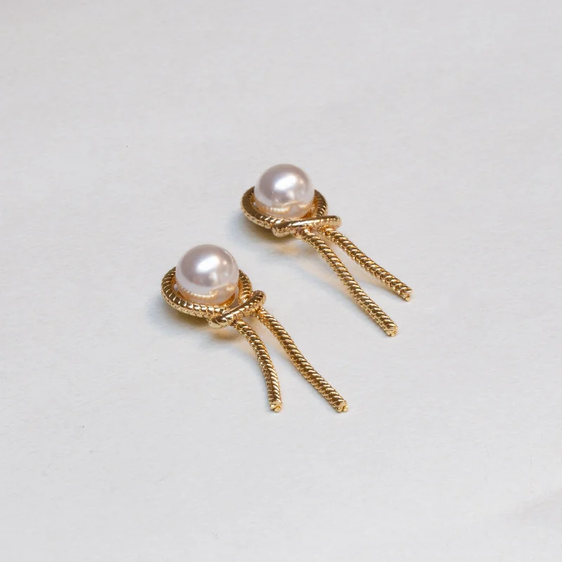 Handcrafted Silver Drop Earrings-Gold-plated Tassel Earrings with Pearls